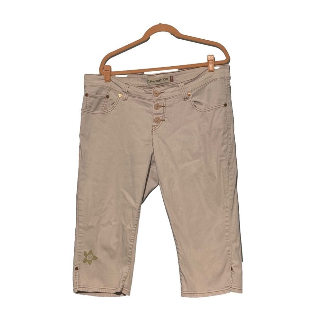 Levi's Beige Capris